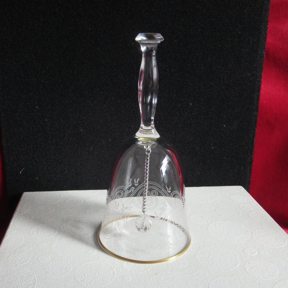 Exquisite crystal Bell, Faceted Clapper, etched design, Gold trim, Vintage